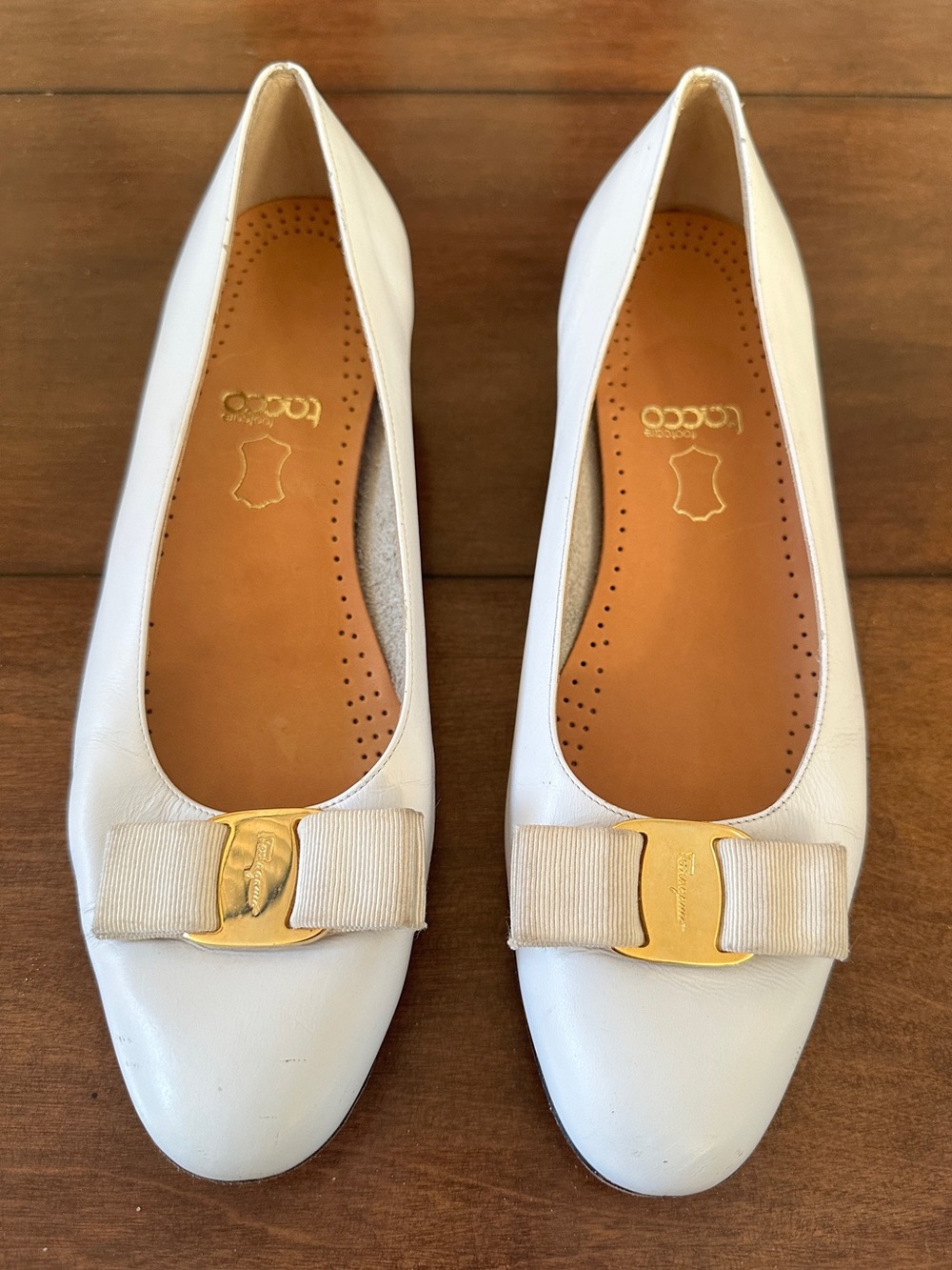 Vintage Salvatore Ferragamo Vara Bow Pumps